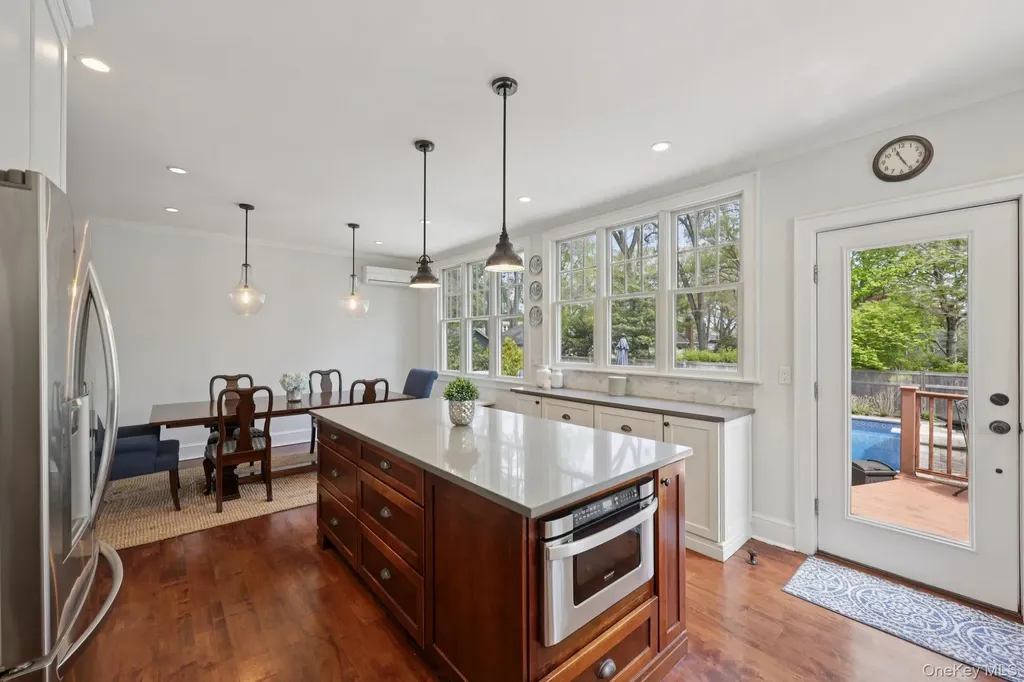 945 Harrison Drive Centerport NY 11721