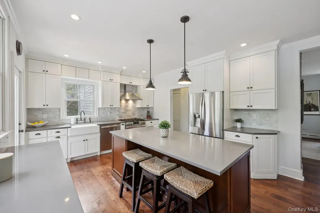945 Harrison Drive Centerport NY 11721