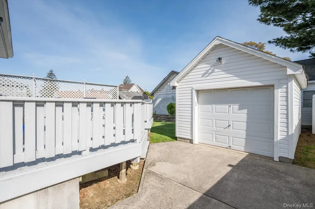 89 Bellevue Avenue Oceanside NY 11572