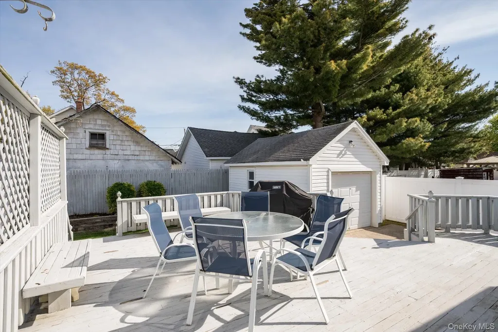 89 Bellevue Avenue Oceanside NY 11572