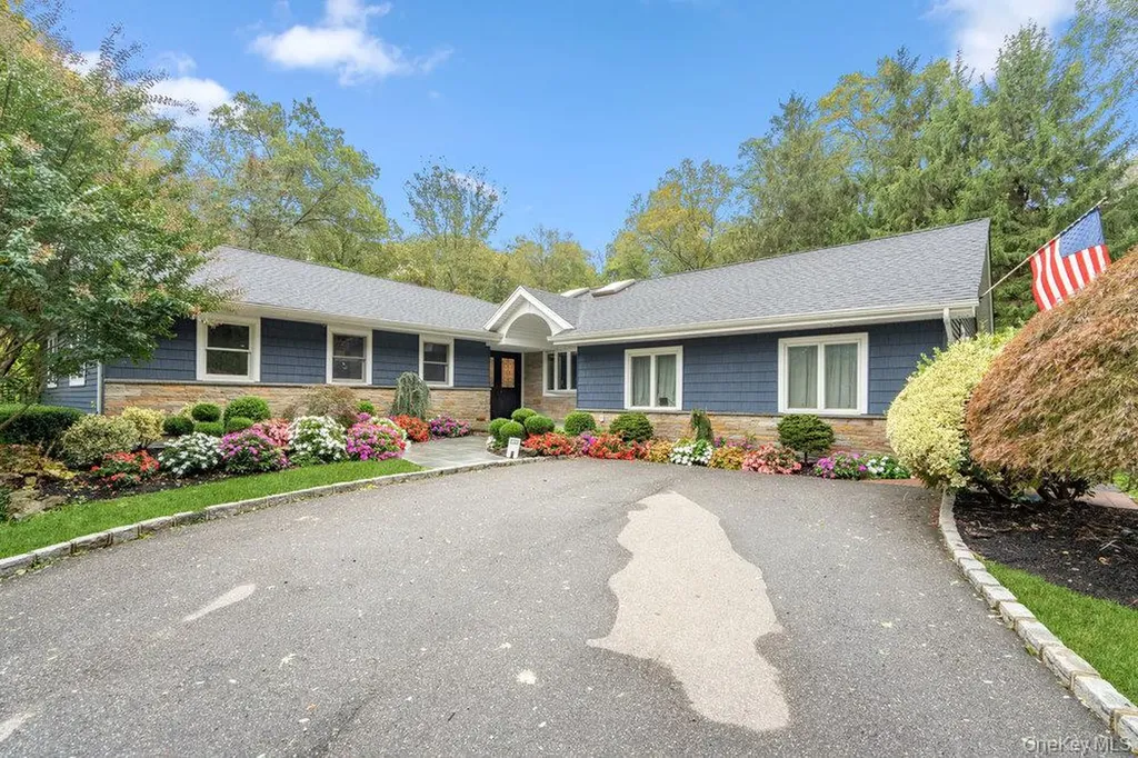14 S Hollow Road Dix Hills NY 11746