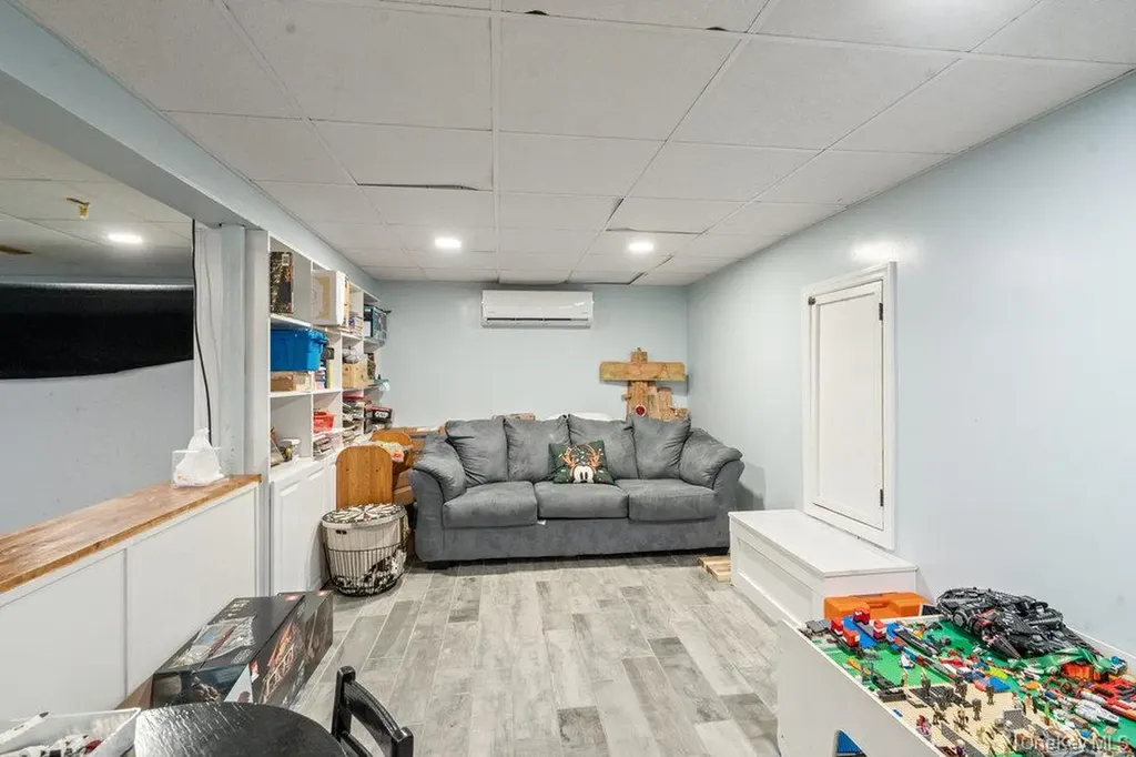 14 S Hollow Road Dix Hills NY 11746