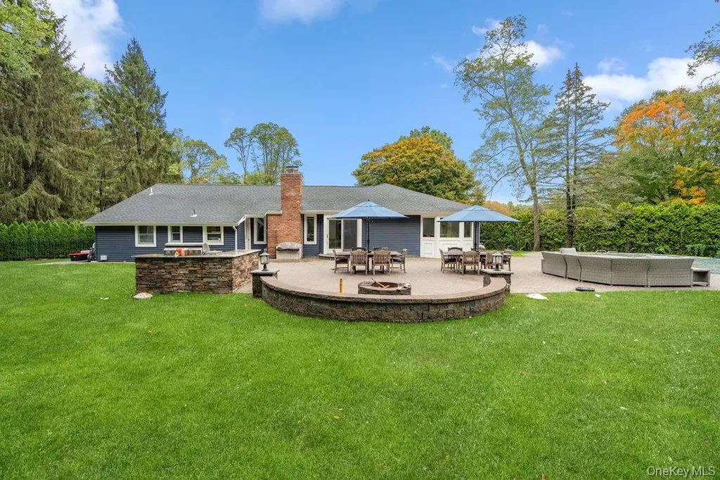14 S Hollow Road Dix Hills NY 11746