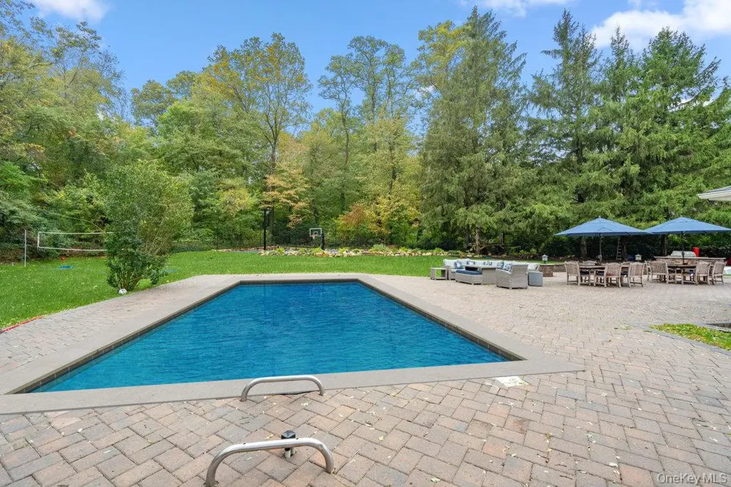 14 S Hollow Road Dix Hills NY 11746
