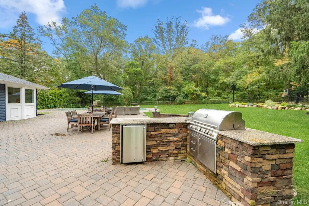 14 S Hollow Road Dix Hills NY 11746