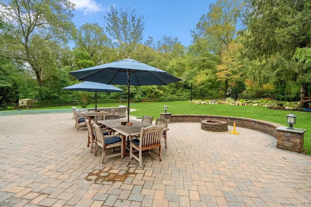 14 S Hollow Road Dix Hills NY 11746