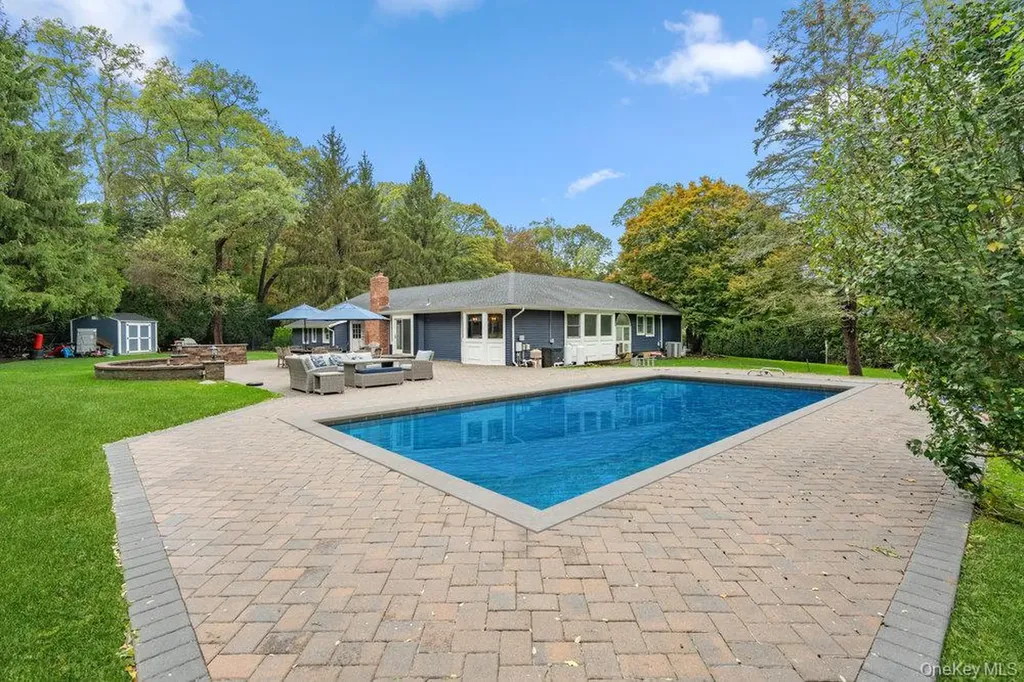 14 S Hollow Road Dix Hills NY 11746