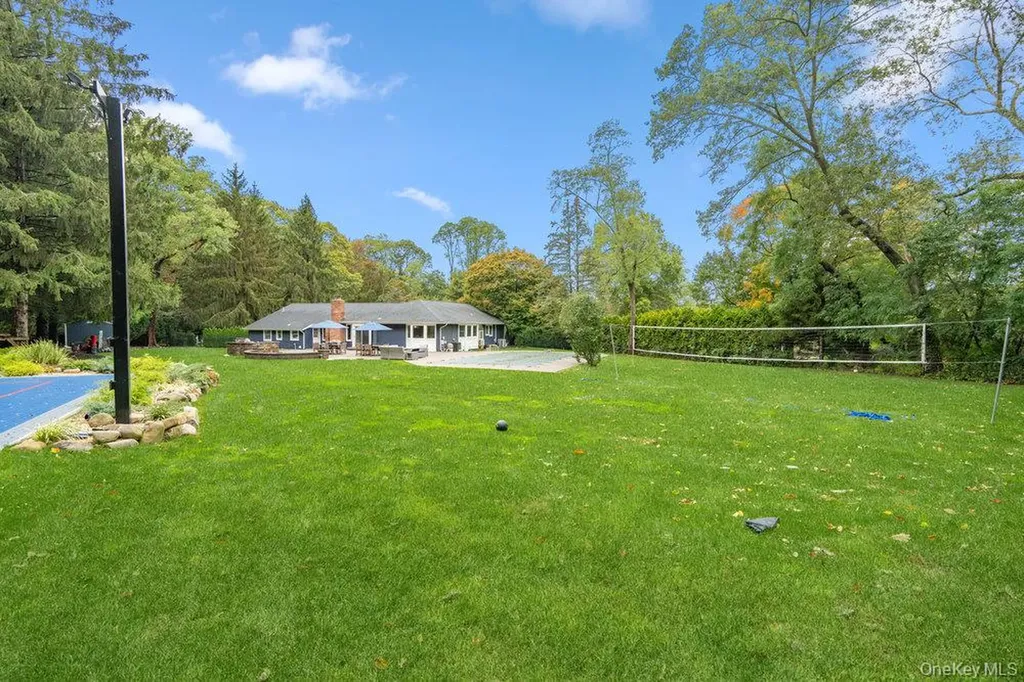 14 S Hollow Road Dix Hills NY 11746