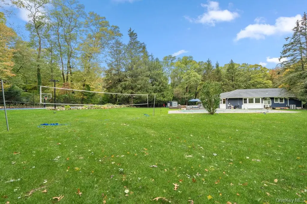 14 S Hollow Road Dix Hills NY 11746