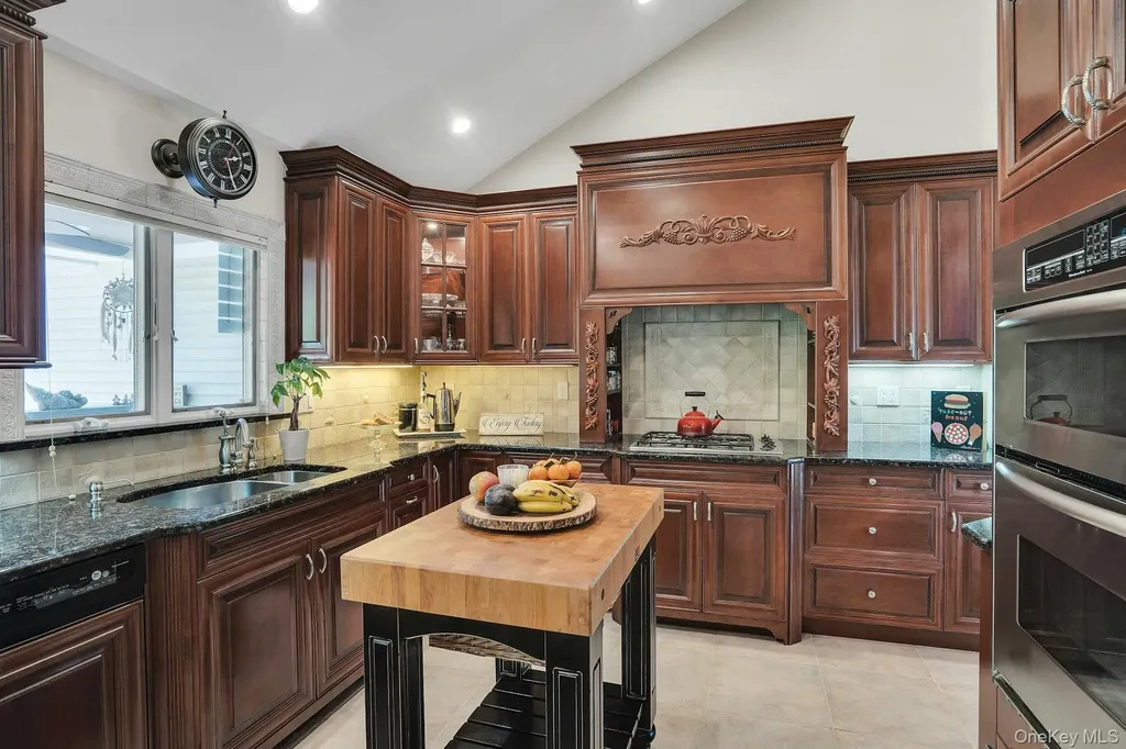 101 Hayrick Lane Commack NY 11725