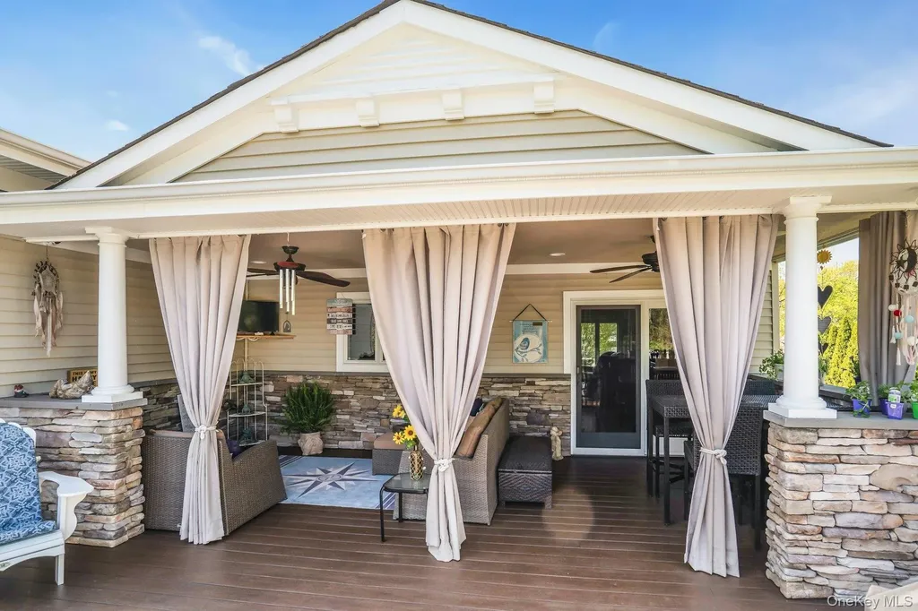 101 Hayrick Lane Commack NY 11725
