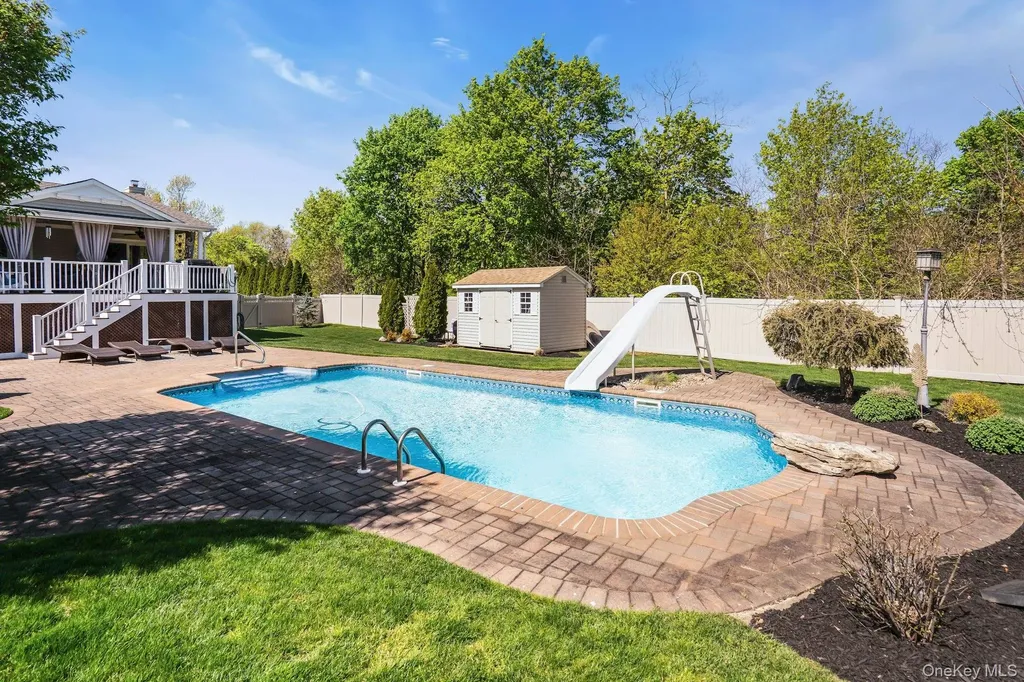 101 Hayrick Lane Commack NY 11725