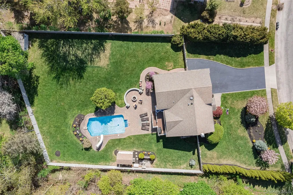 101 Hayrick Lane Commack NY 11725