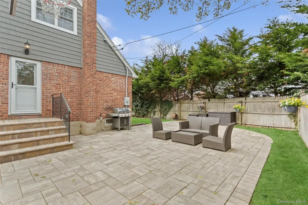 100 Westbury Avenue Plainview NY 11803