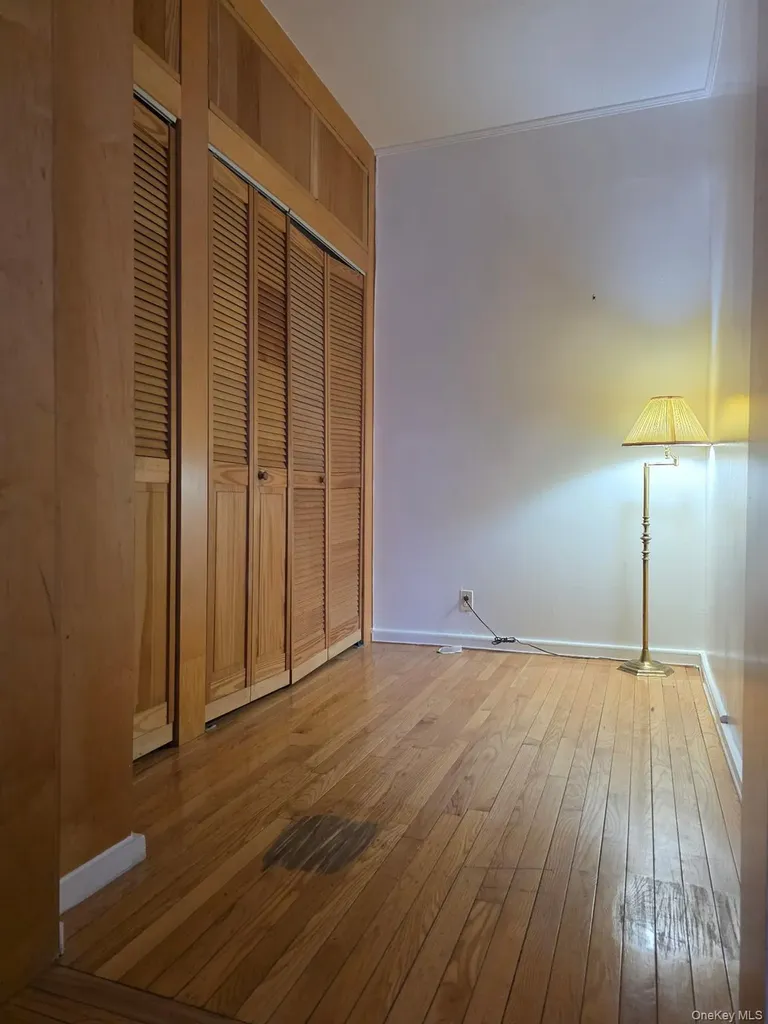 5427 Arnold Avenue Maspeth NY 11378