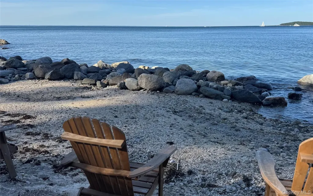 17 Sea Crest Drive Lloyd Neck NY 11743