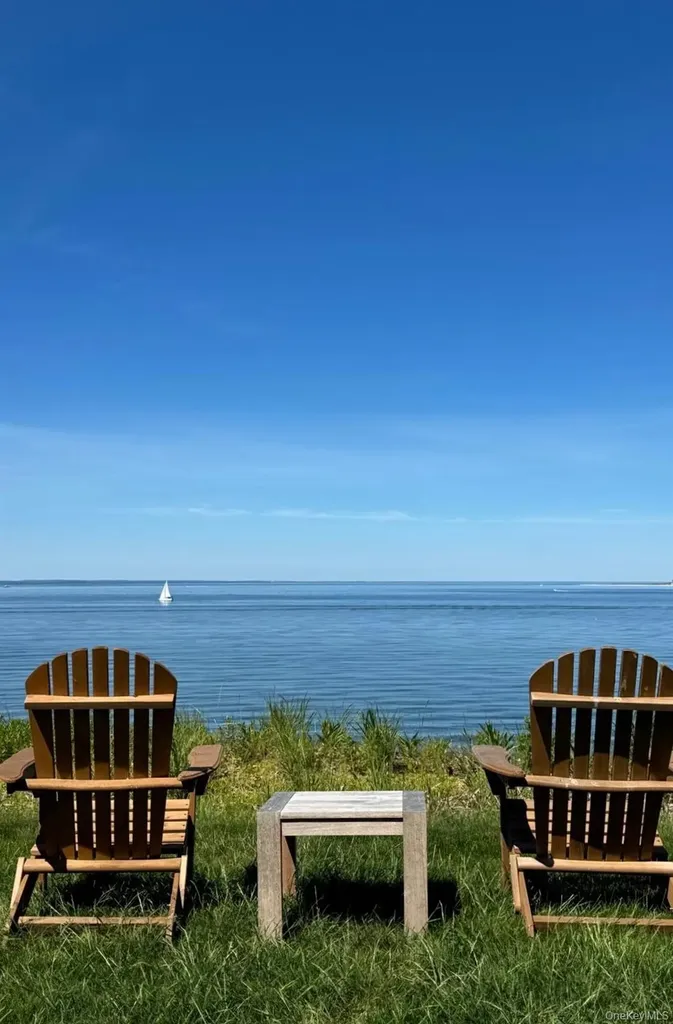 17 Sea Crest Drive Lloyd Neck NY 11743