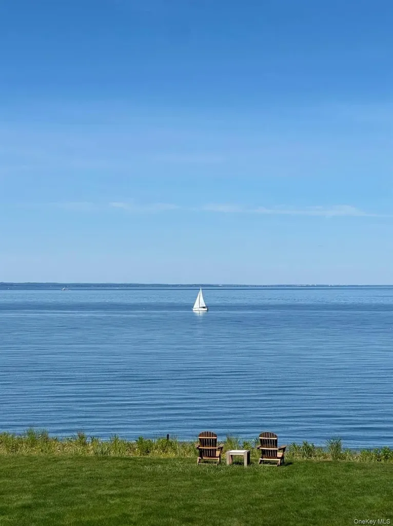 17 Sea Crest Drive Lloyd Neck NY 11743