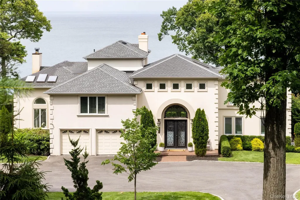 17 Sea Crest Drive Lloyd Neck NY 11743