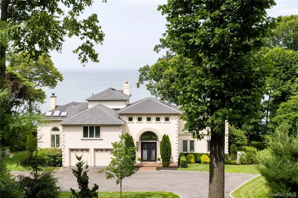 17 Sea Crest Drive Lloyd Neck NY 11743