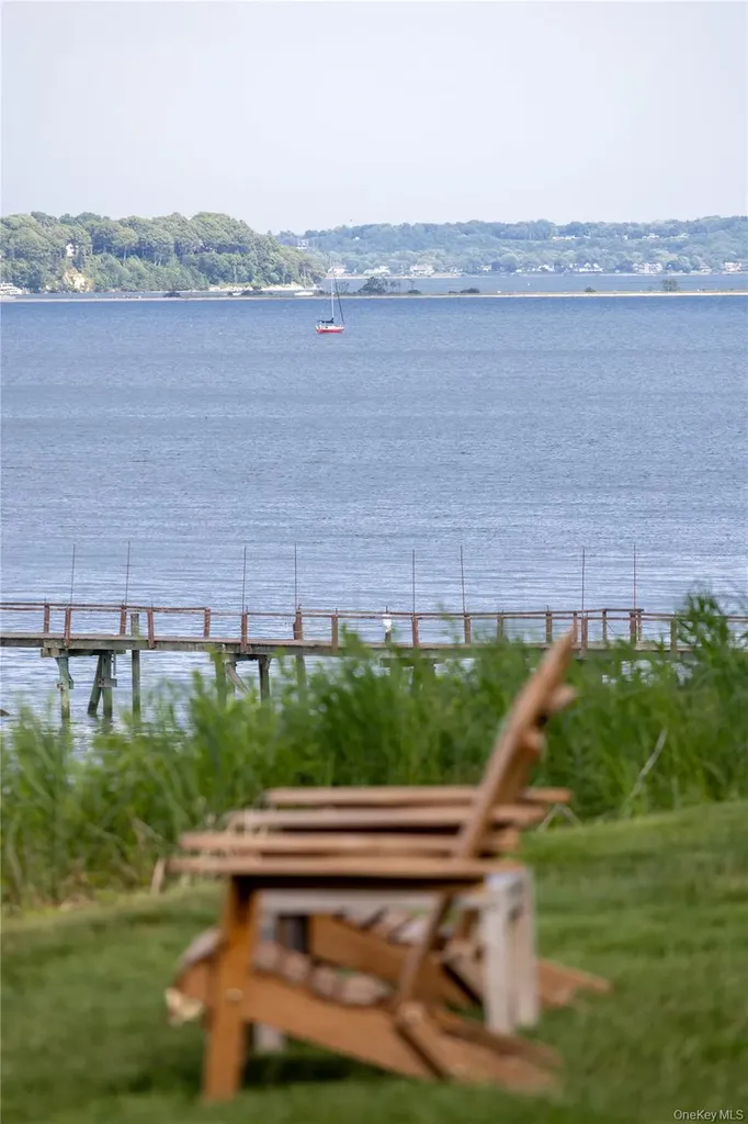 17 Sea Crest Drive Lloyd Neck NY 11743