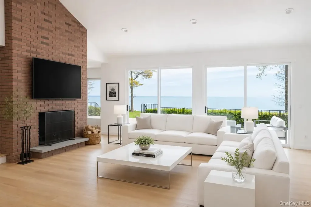 17 Sea Crest Drive Lloyd Neck NY 11743