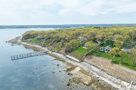 17 Sea Crest Drive Lloyd Neck NY 11743