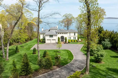 17 Sea Crest Drive Lloyd Neck NY 11743