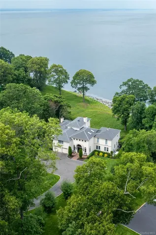 17 Sea Crest Drive Lloyd Neck NY 11743