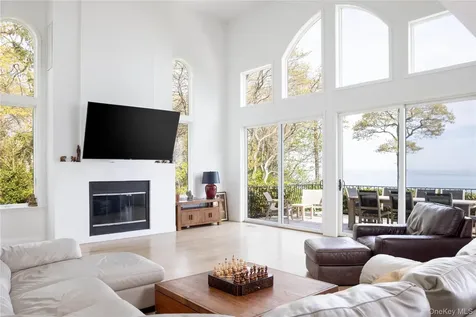 17 Sea Crest Drive Lloyd Neck NY 11743