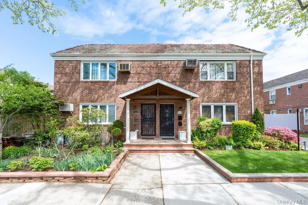 73-37 197th Street Fresh Meadows NY 11366