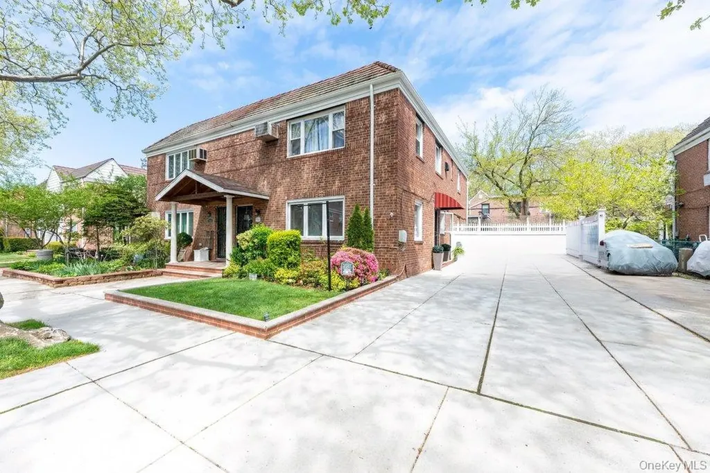 73-37 197th Street Fresh Meadows NY 11366