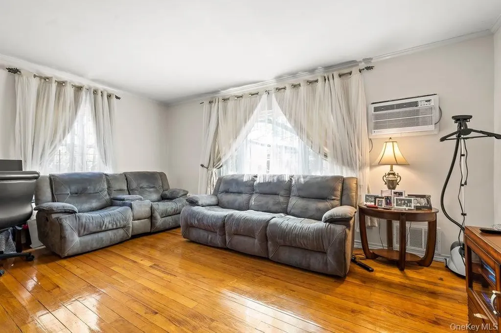 73-37 197th Street Fresh Meadows NY 11366