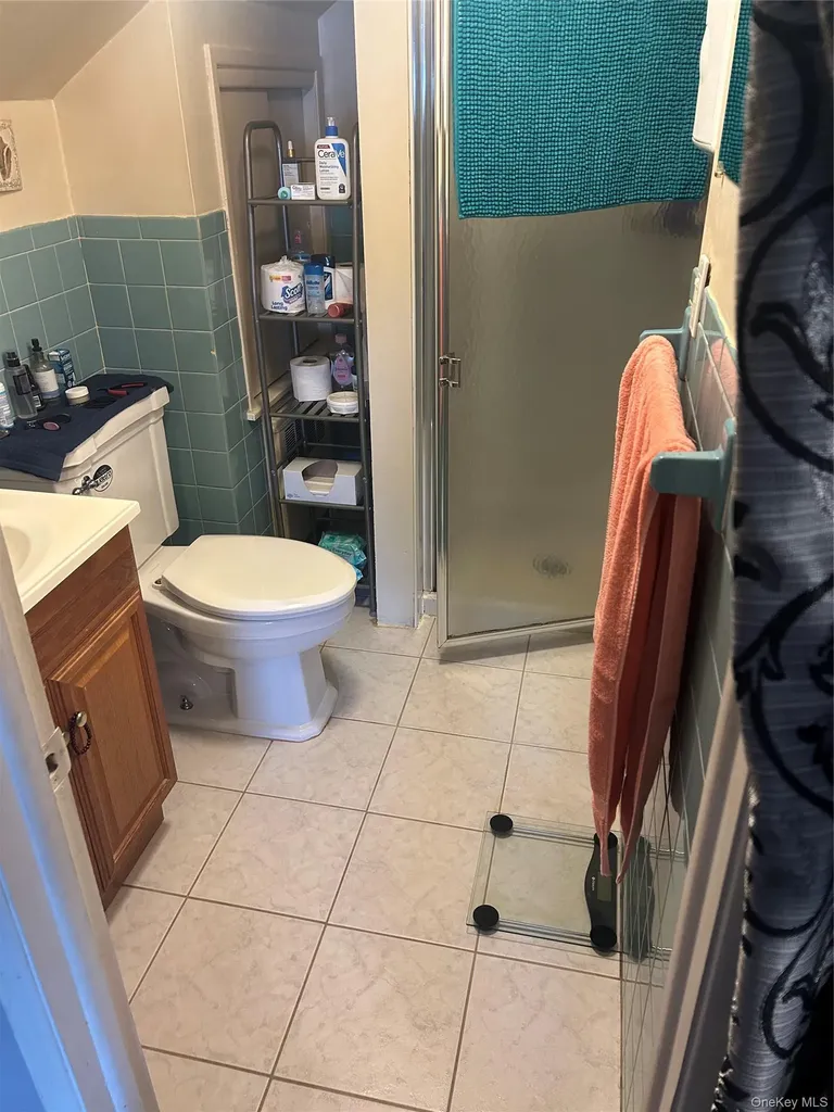 6 Mead Lane Westbury NY 11590