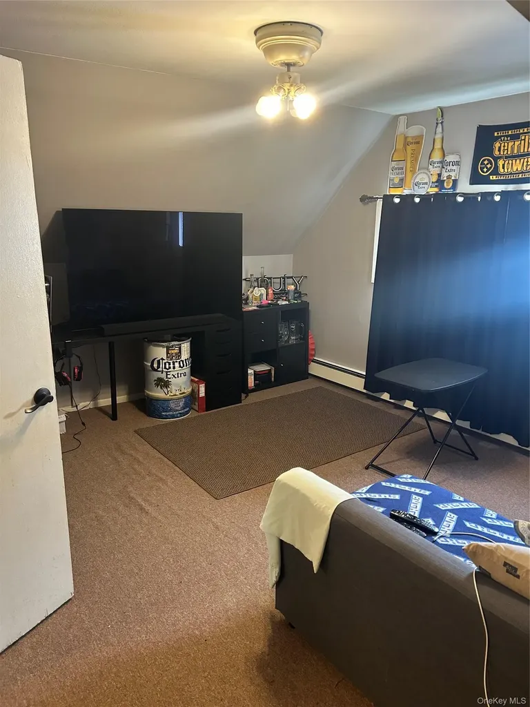 6 Mead Lane Westbury NY 11590