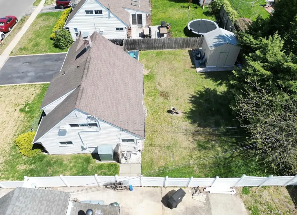 6 Mead Lane Westbury NY 11590