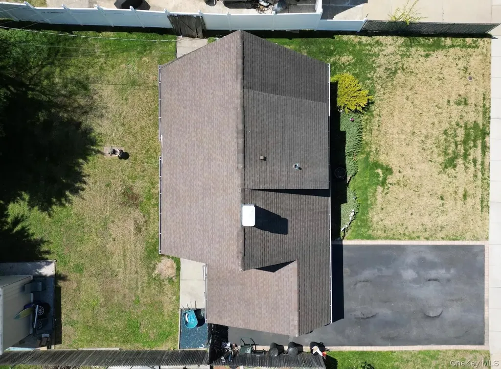 6 Mead Lane Westbury NY 11590