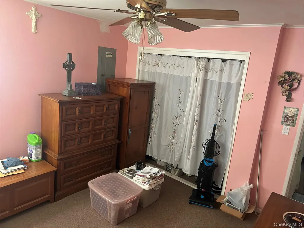6 Mead Lane Westbury NY 11590