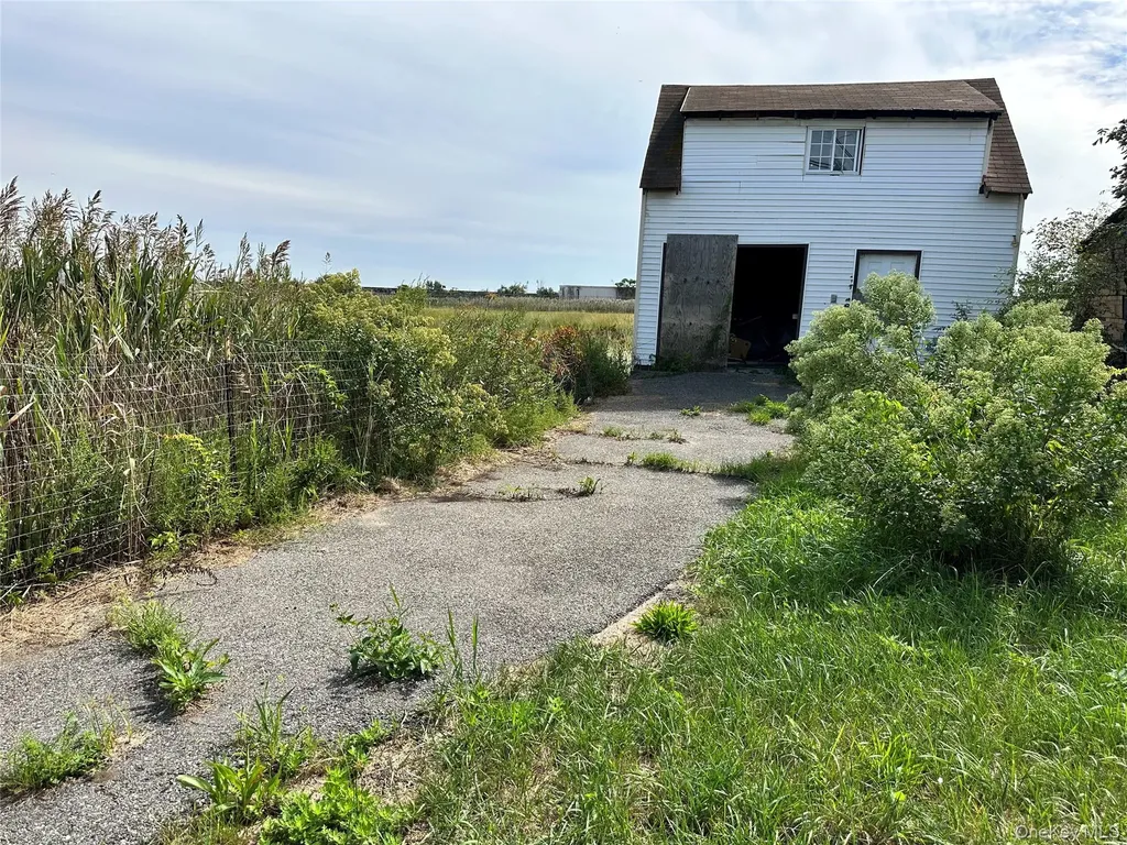 526/524 Cross Bay Boulevard Broad Channel NY 11693