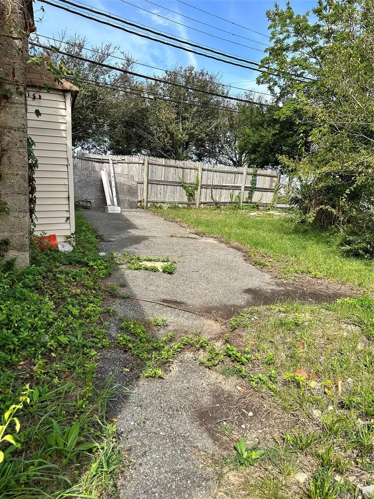 526/524 Cross Bay Boulevard Broad Channel NY 11693