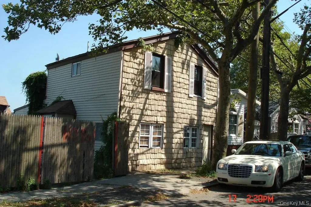 526/524 Cross Bay Boulevard Broad Channel NY 11693