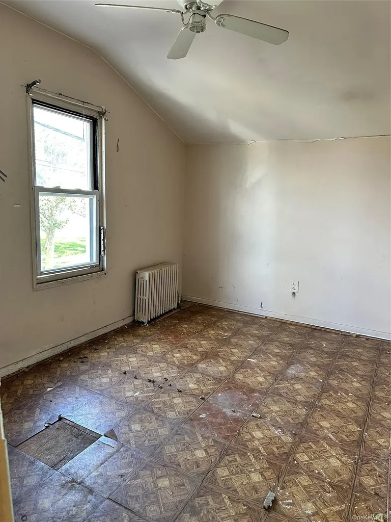 526/524 Cross Bay Boulevard Broad Channel NY 11693