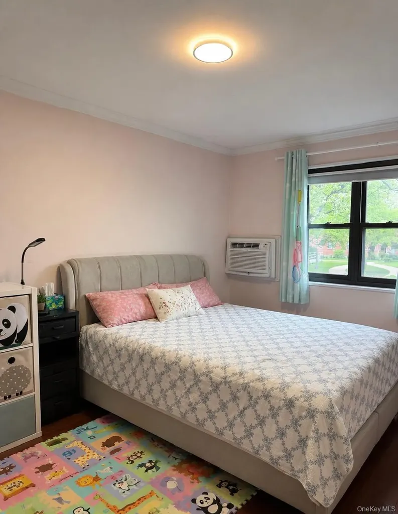 24614 57th Drive Douglaston NY 11362