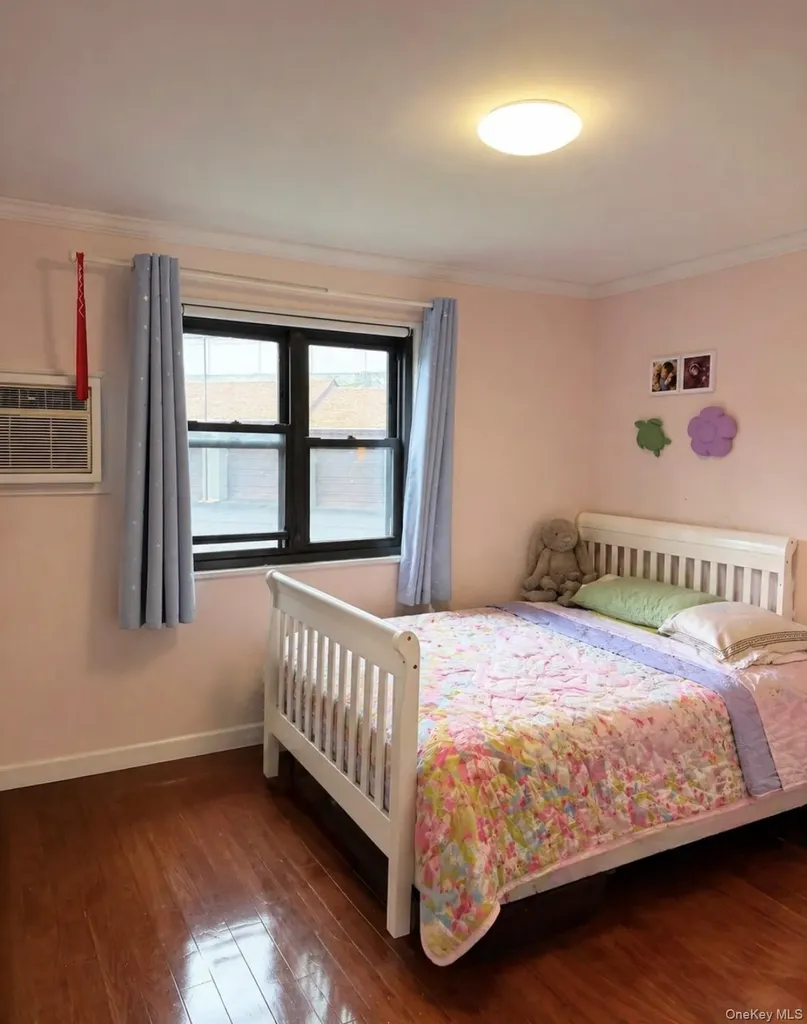 24614 57th Drive Douglaston NY 11362