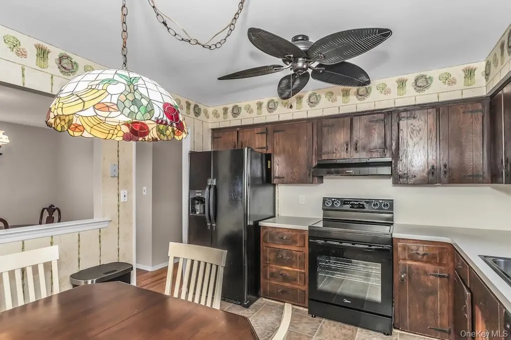 12 Spring Street Lindenhurst NY 11757