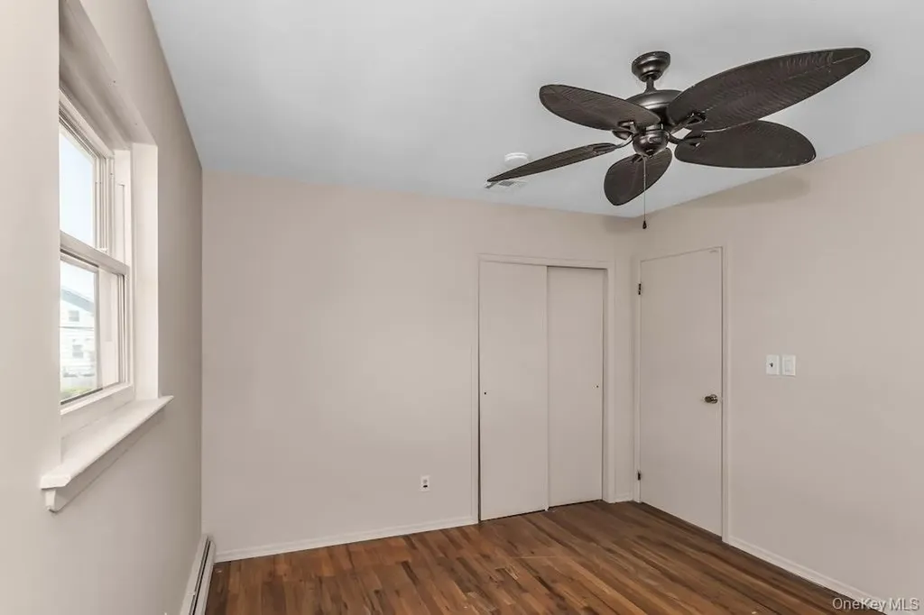 12 Spring Street Lindenhurst NY 11757
