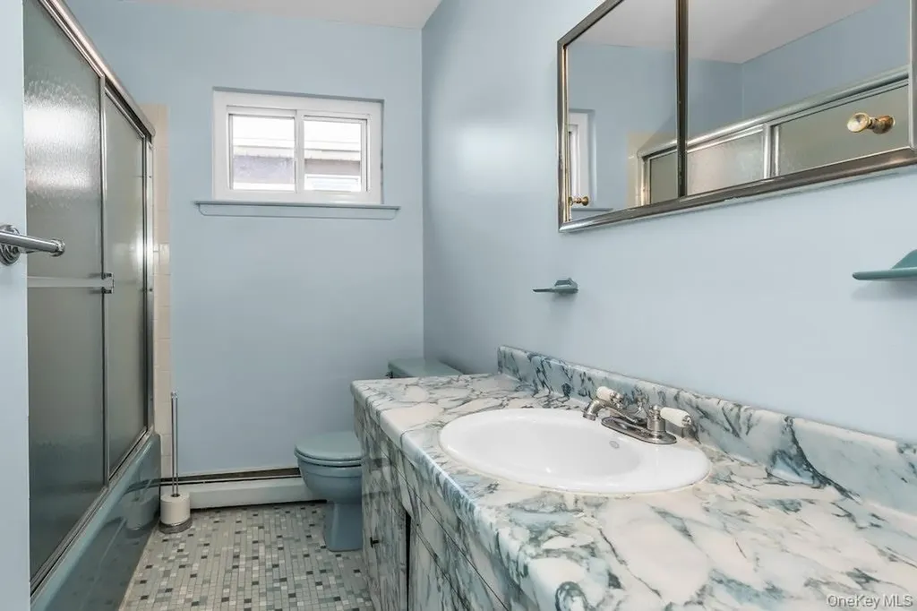 12 Spring Street Lindenhurst NY 11757