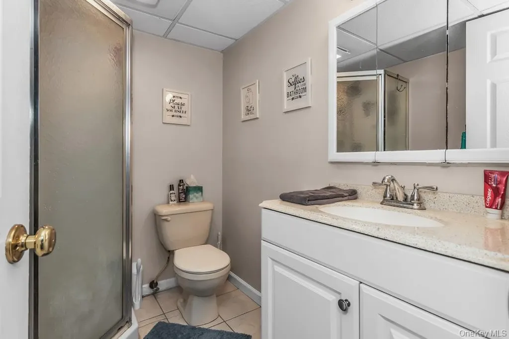 12 Spring Street Lindenhurst NY 11757