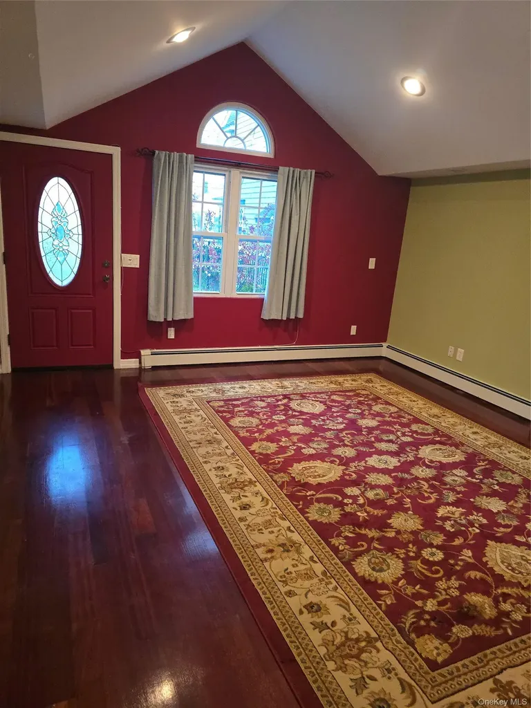 8 Roswell Avenue Oceanside NY 11572