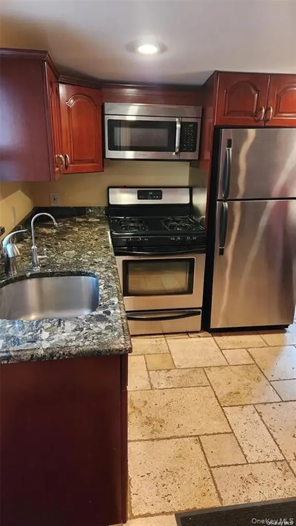 8 Roswell Avenue Oceanside NY 11572